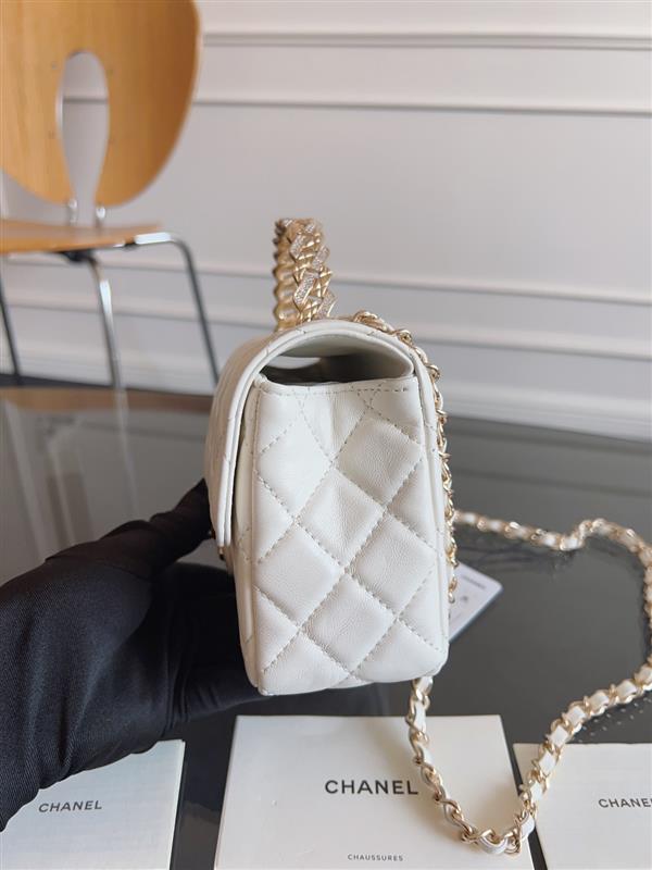 2026131222438777 700